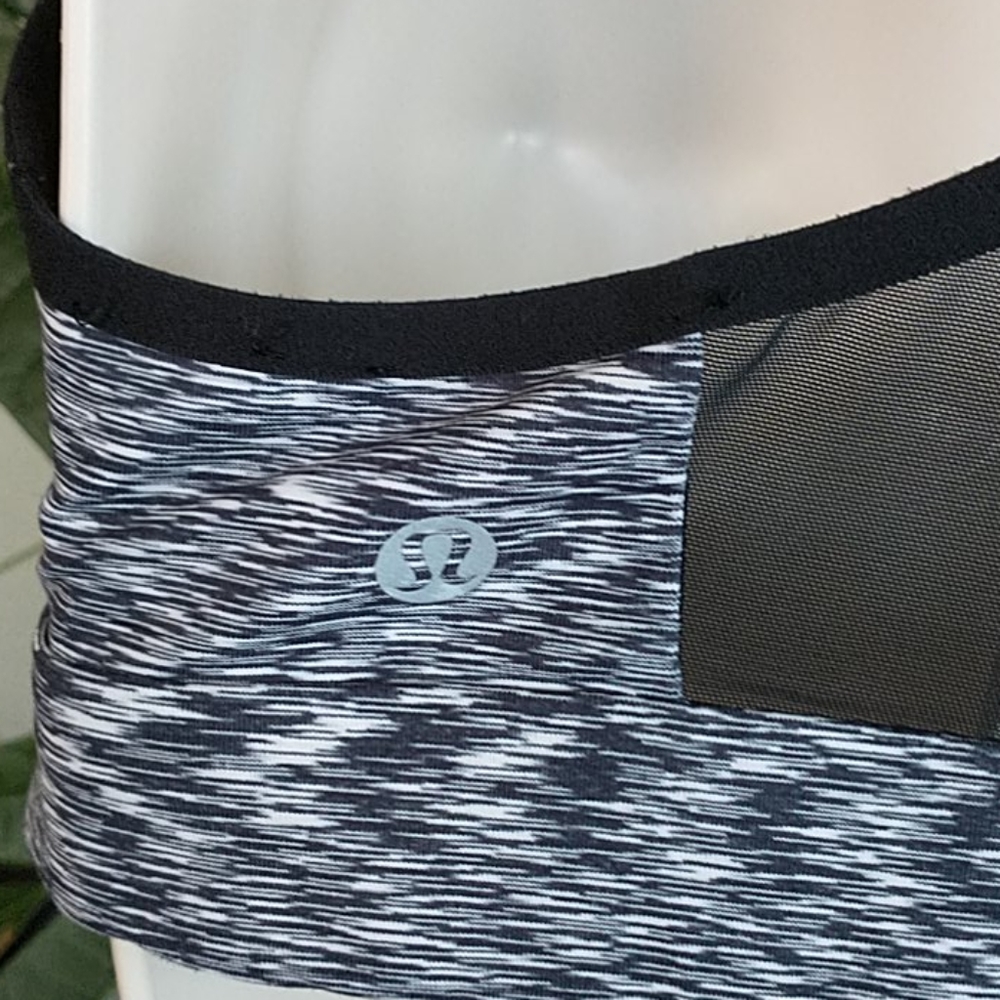 Lululemon Mesh Racer Back Sports Bra Size 6 or S - Picture 6 of 10